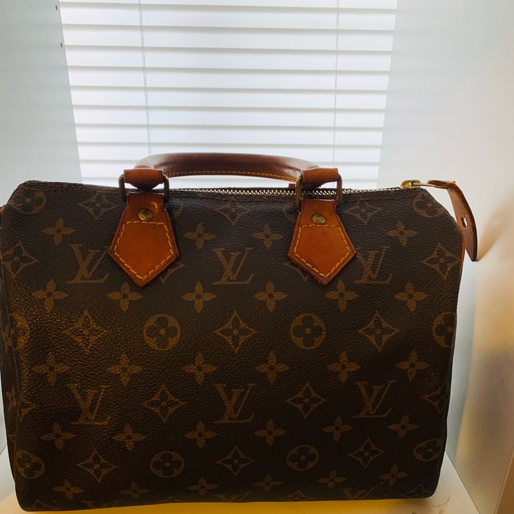 Louis Vuitton speedy